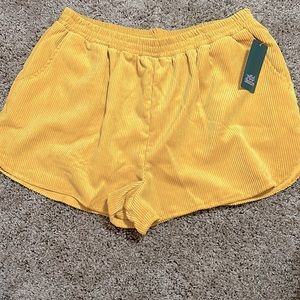Wood fable gold mustard color shorts. XL. NWT